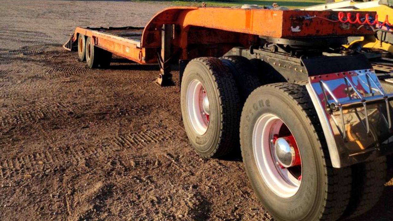 How Much Does a Tractor Trailer Tire Weigh? Details Guide Here! How Much Does a Tractor Trailer Tire Weigh